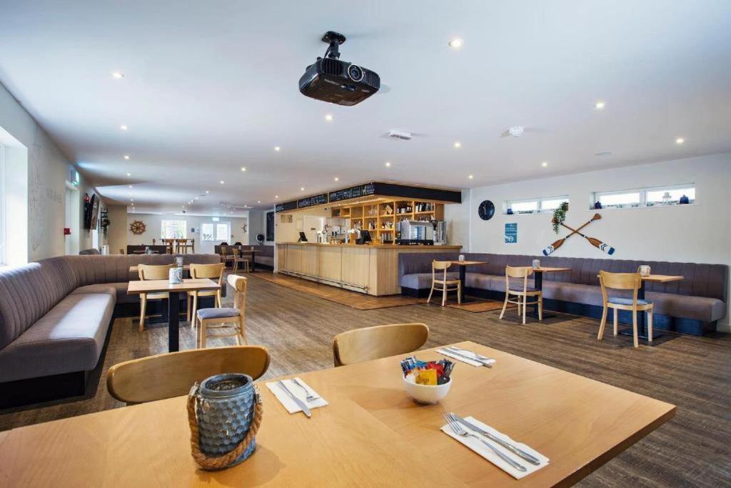 Emma'S Retreat 3-Bedroom Caravan Sleeps 6 At Durdle Door Nr Wareham Dorset Экстерьер фото